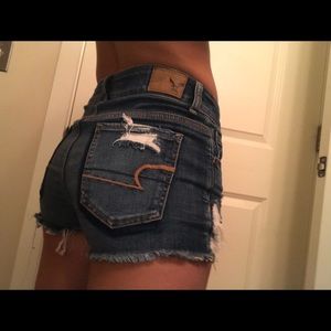 AEO HI RISE DENIM JEAN SHORTS WITH DISTRESSING